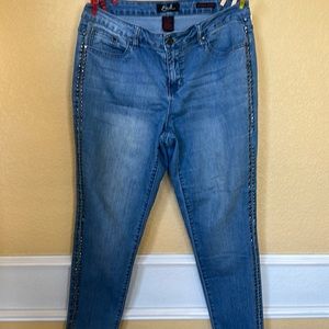 Earl jeans with studded seams